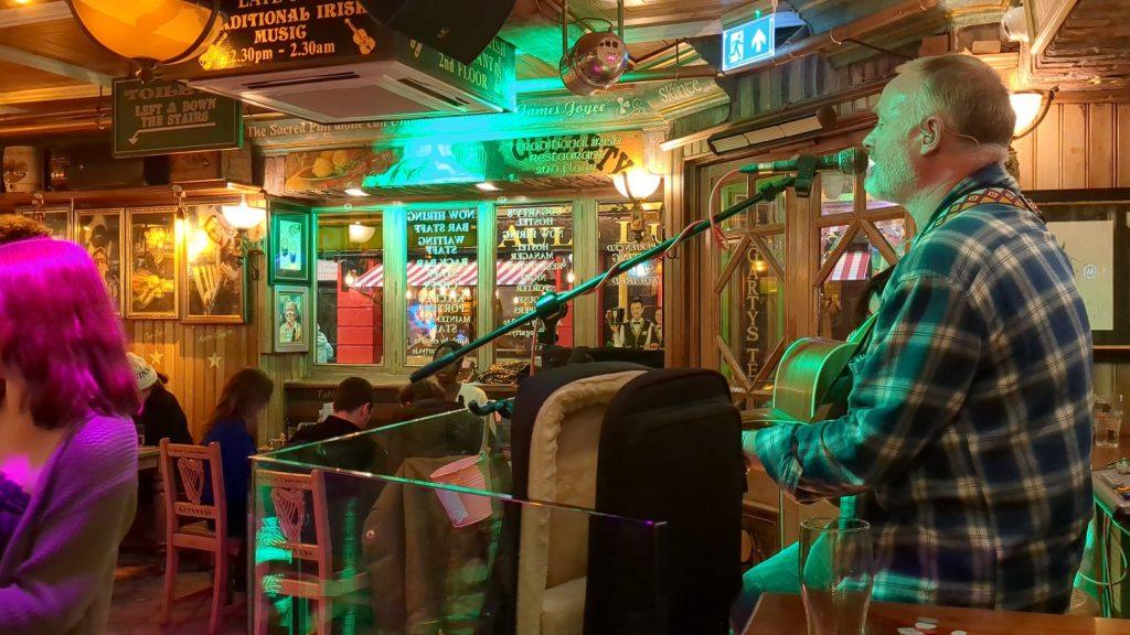 Live music in a Dublin pub