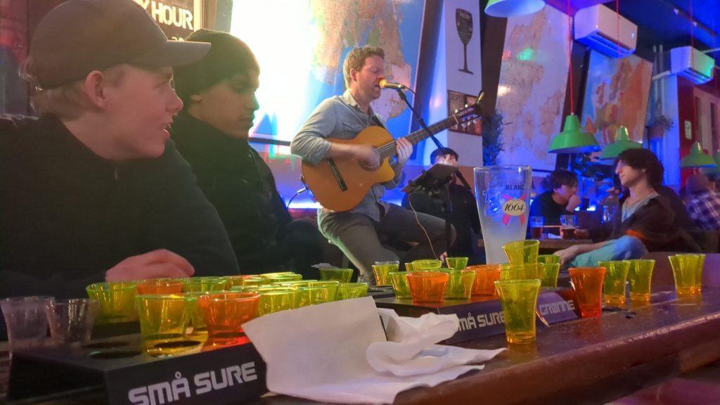 Live music and dead shots, København