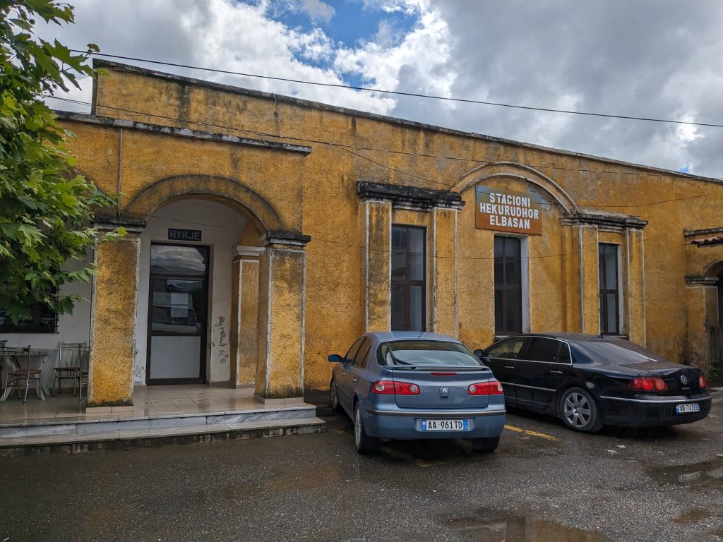 Elbasan train station