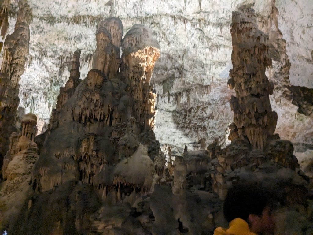 Veliki Otok, Postojna