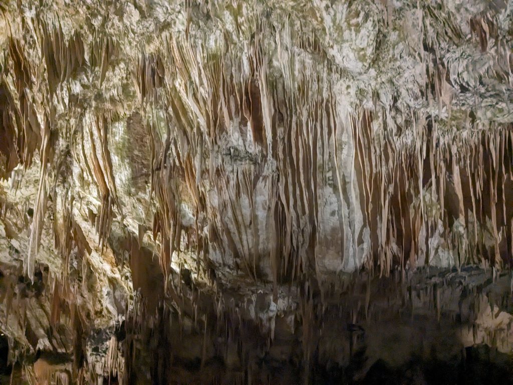 Veliki Otok, Postojna