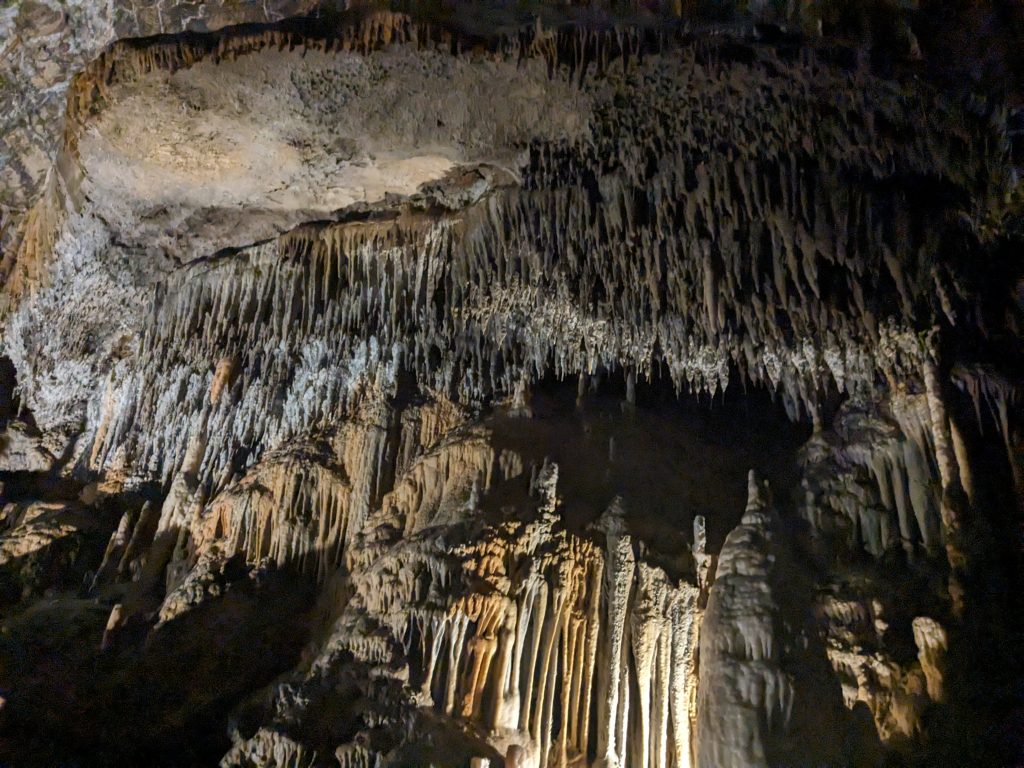 Veliki Otok, Postojna