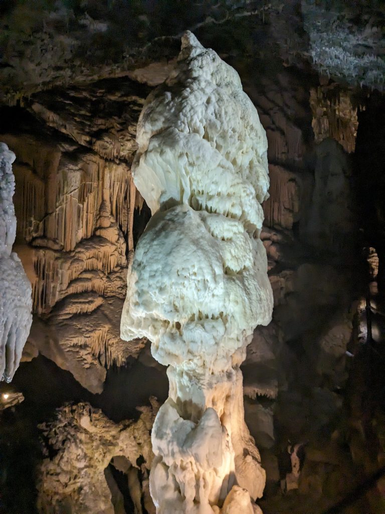 Veliki Otok, Postojna